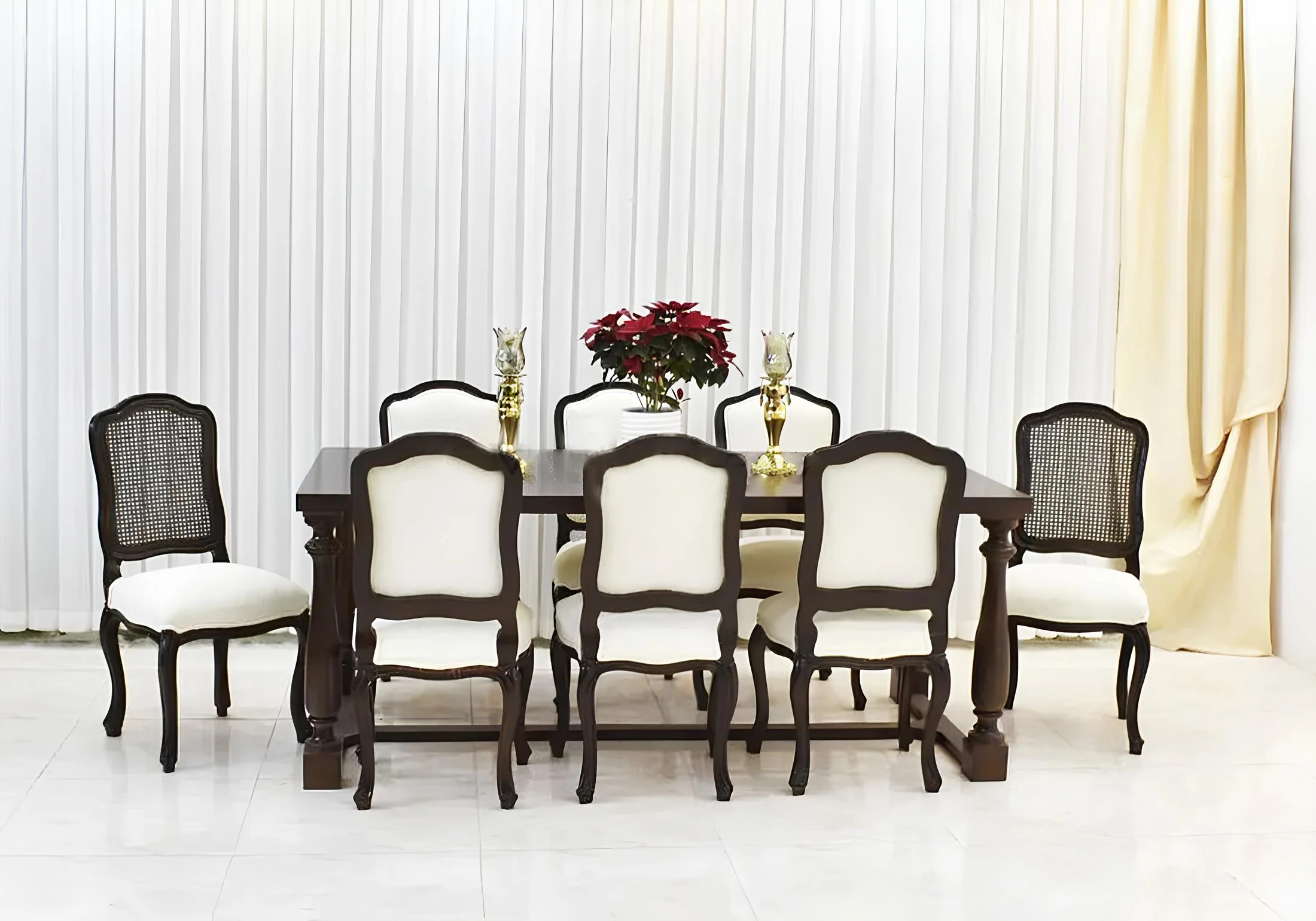 luxury dining table