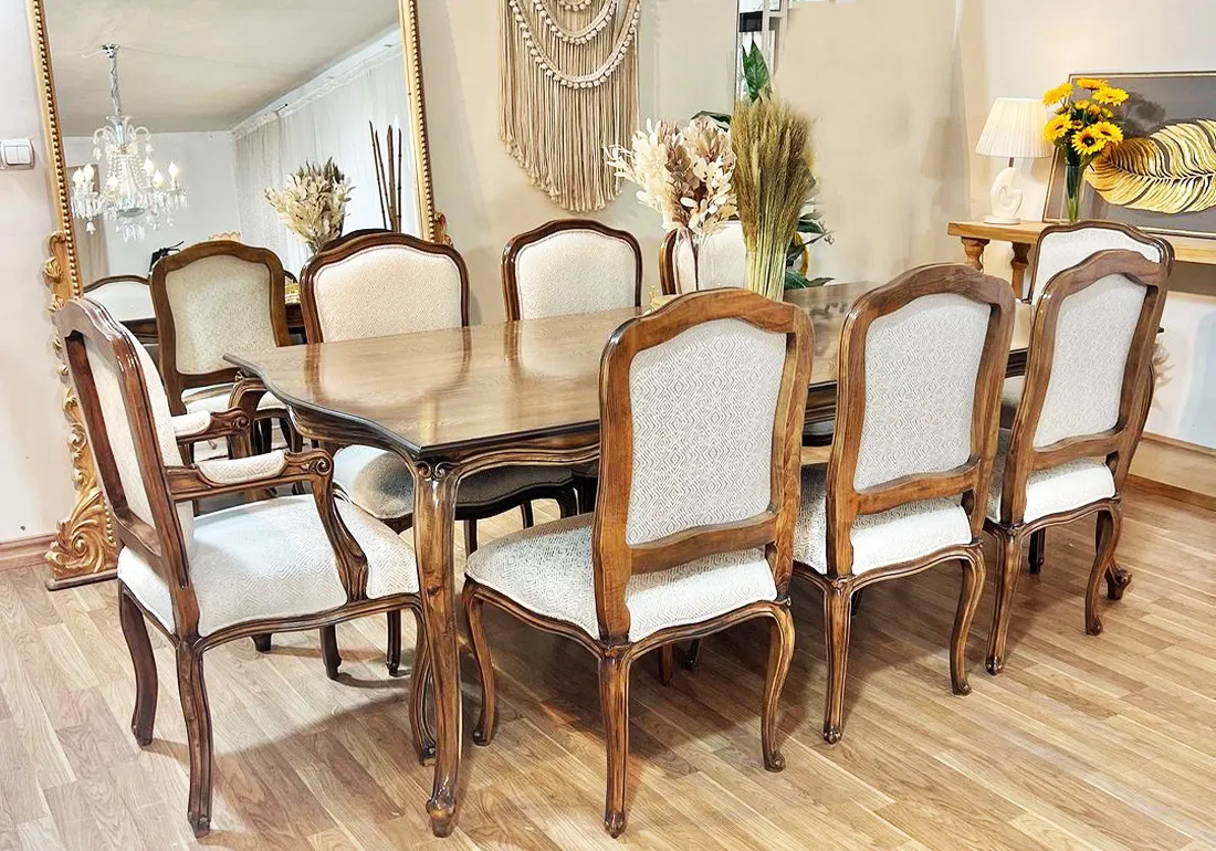 luxury dining table