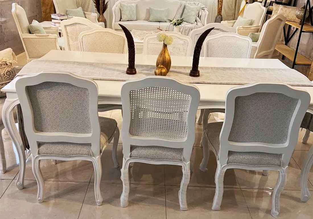 luxury dining table
