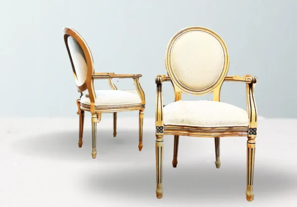 luxury dining table